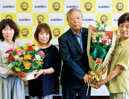 【ローズメイトが市長と組合長へバラの花束を贈呈】父の日にバラを贈り感謝を伝えよう